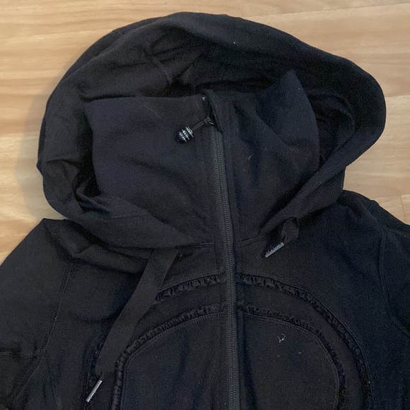 Lululemon LTD Edition In Stride Black Define Ruffle Full Zip Jacket Scuba Neck - Picture 3 of 5